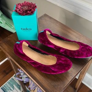Womens Tieks